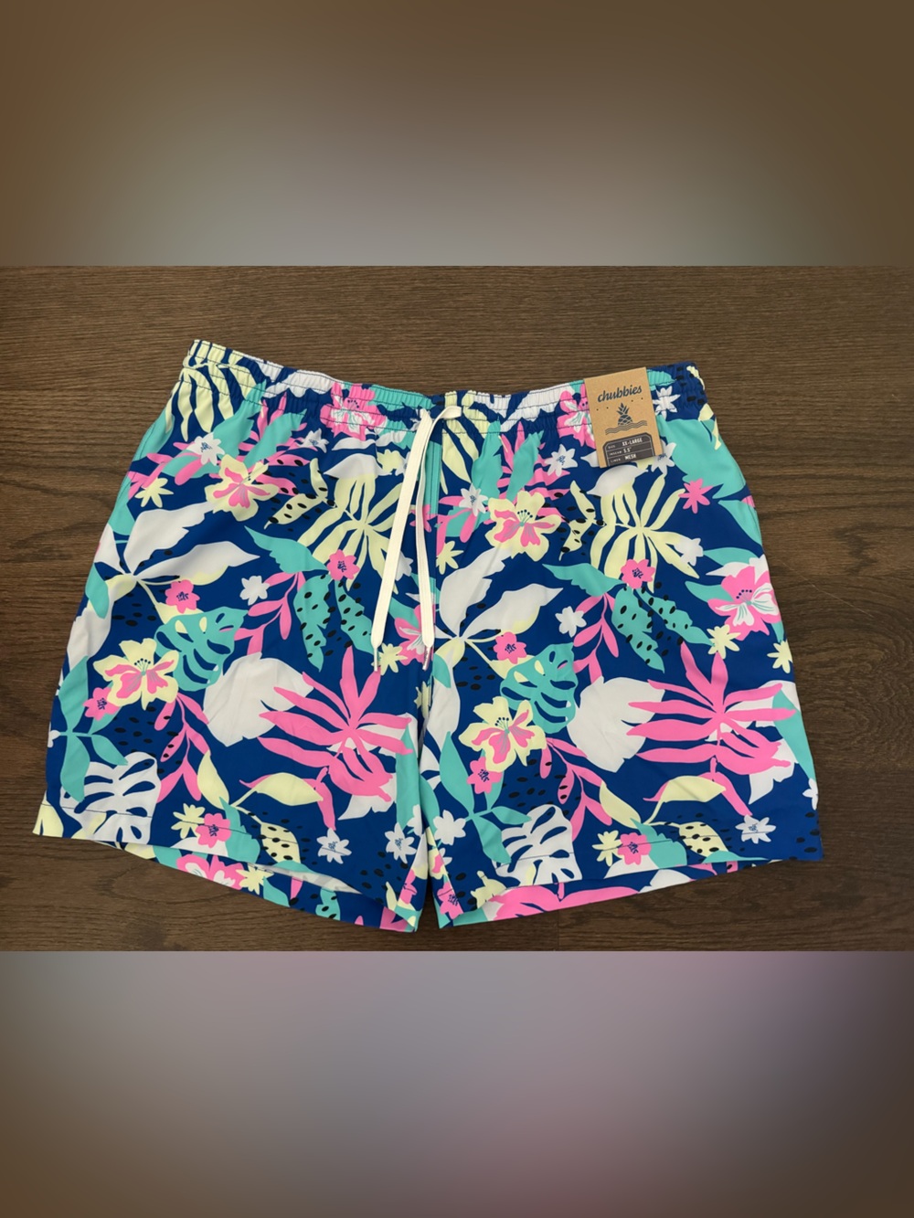 chubbies Men’s Blue Tropical Floral Swim Shorts